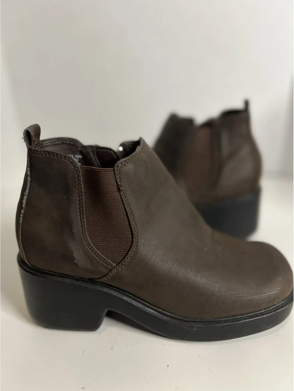 Vintage 90s Women’s Brown Faux Leather Chelsea Ankle Boots 5.5W Chunky Heel